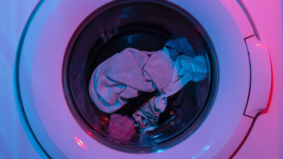 Foto på en tvättmaskin.