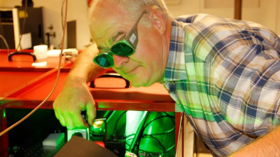 i Lund finns ett 50-tal större lasersystem som koordineras inom Lunds Lasercentrum, med Claes-Göran Wahlström (bilden) som föreståndare. Han är även föreståndare för paraplyorganisationen Laserlab Europe, som precis erhållit fortsatt EU-finansiering. 