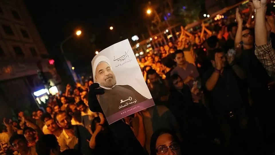 Hassan Rouhanis väljare hoppas på en andra mandatperiod. Foto: Erfan Kouchari/Wikimedia Commons 