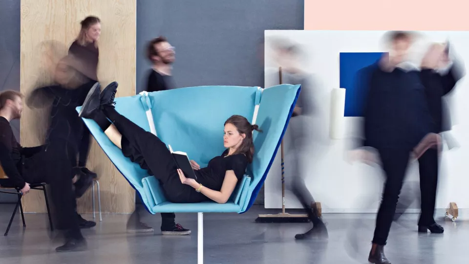 tt av objekten som ställts ut i Milano är Zip It! - en ljudisolerad stol för kontorsbruk