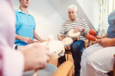 Musikspel på äldreboende