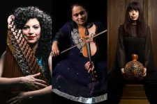 Tre kvinnoporträtt med instrument. Foto.