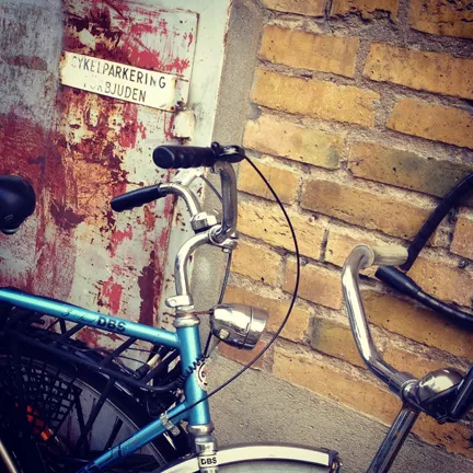 Cyklar felparkerade. Tvåan i Instagramtävlingen. Foto.