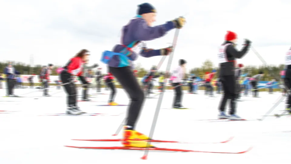 bild på vasaloppsåkare. En aktuell registerstudie som följt närmare 400 000 svenskar, hälften av dem Vasaloppsåkare, visar på vikten av fysisk aktivitet för den psykiska hälsan. foto.