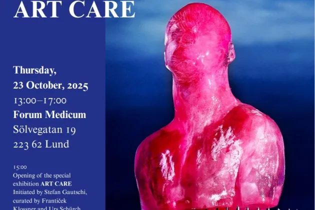 Foto av flyer för Sandblomdagen 2025 föreställande en cerice skulptur av en människa. 