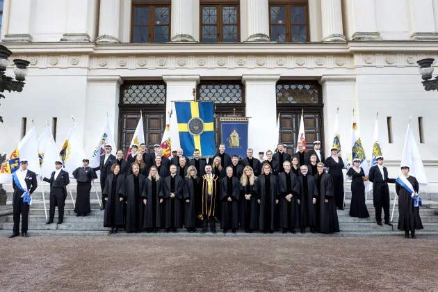 Gruppbild på professorerna som installerades 2024.