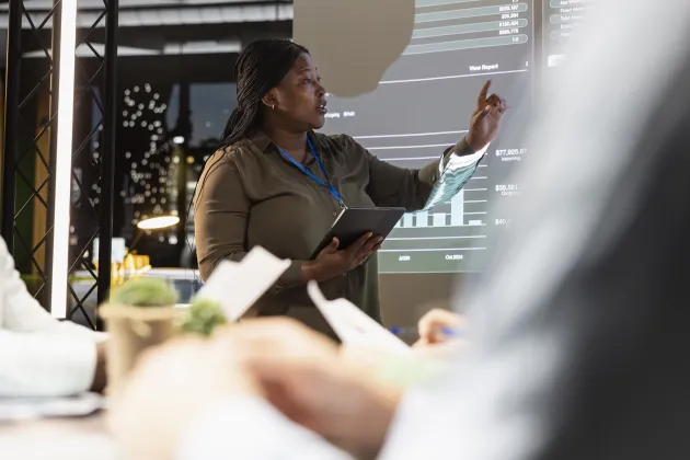 Foto på en person som har en dragning.