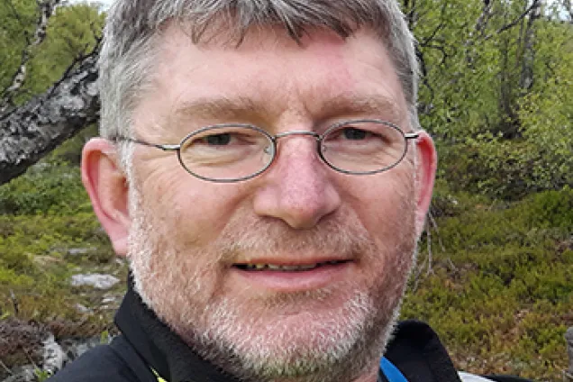 Porträttfoto av Thomas Holst.