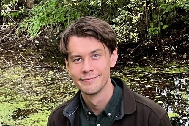 Johan Kjellberg Jensen i naturen. Foto.