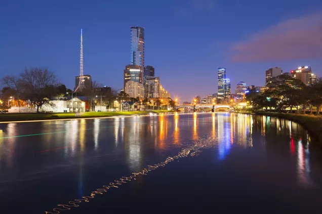 Skyline kväll, Melbourne University, Australien