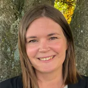 Porträttbild Johanna Estola.