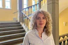 Portrait photo of Karen Gabbay-Stern