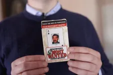 Foto. Kortlek med texten: 52 of Iraq's most wanted.