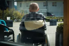 bild på man i rullstol