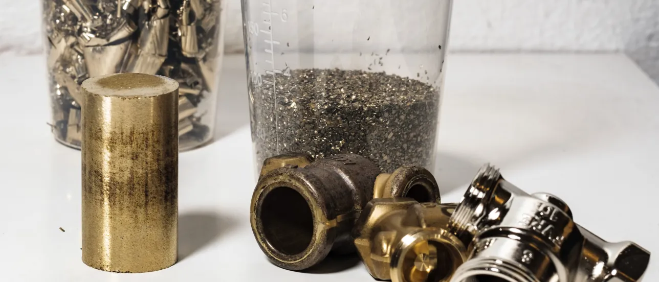 Metalldetaljer från en industriell produktion.