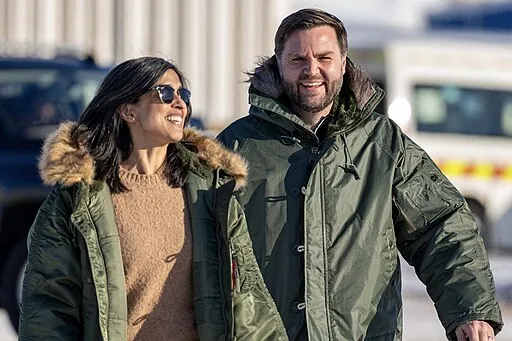Usha och JD Vance på Grönland. Foto Unsplash