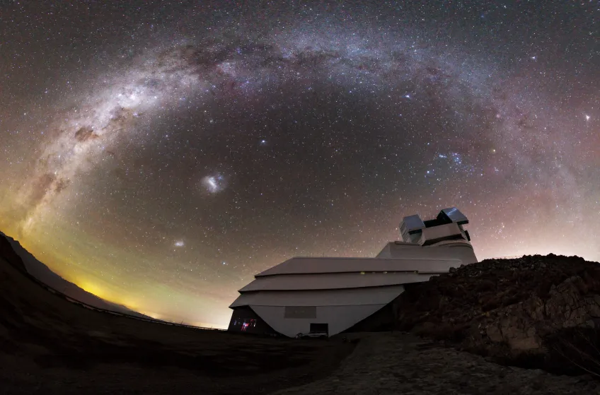 Observatorium på en bergstopp i Chile.